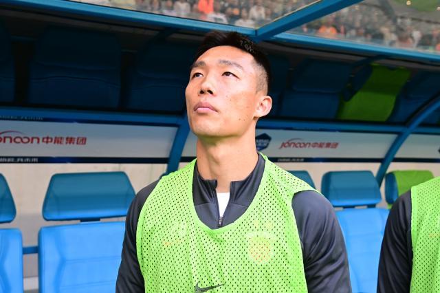 开云官网-海港惨败过后或收回成命？贺惯有望留队未敲定北上