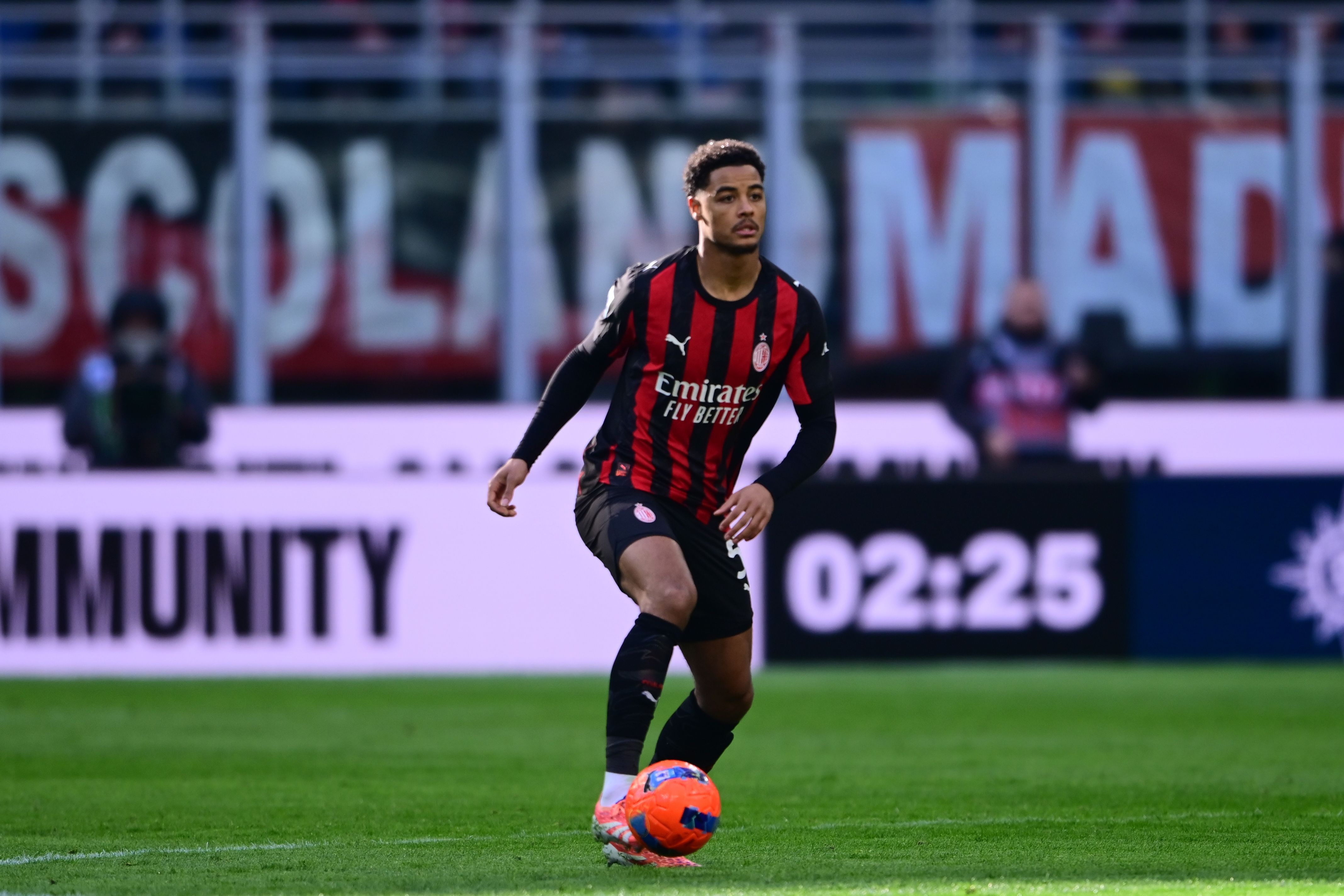 开云官网-隆戈：德温特的进步或改变米兰引援策略，球队可能选择保持现状