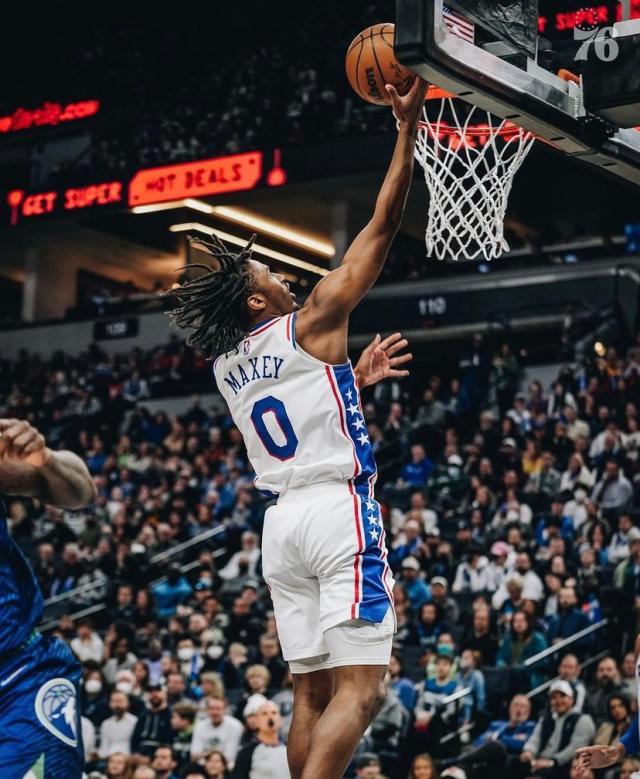 哈登首秀刺痛篮网 无缘两小将令他们难成赢家